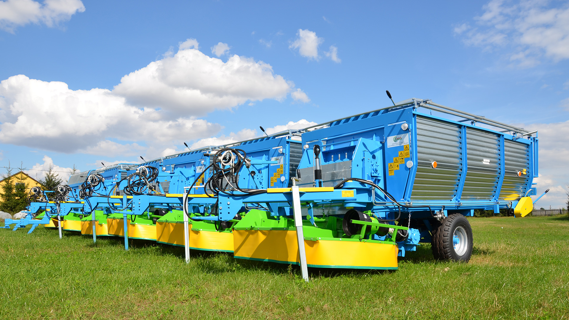 الآلات الزراعية، آلة رش كومة التل، قطع الأعلاف بولندا
